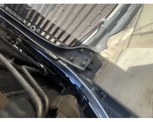 INTERNATIONAL 4300 Hood