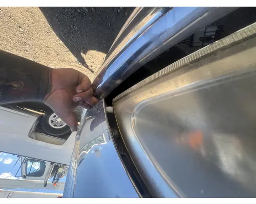 INTERNATIONAL 4300 Hood