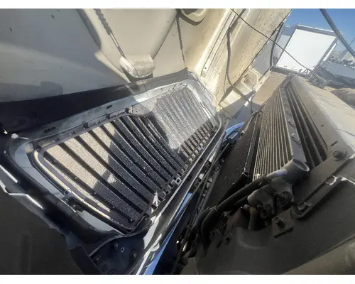 INTERNATIONAL 4300 Hood