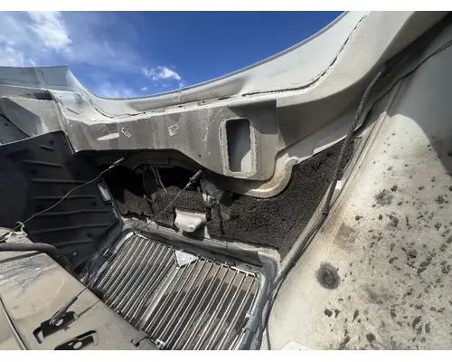 INTERNATIONAL 4300 Hood