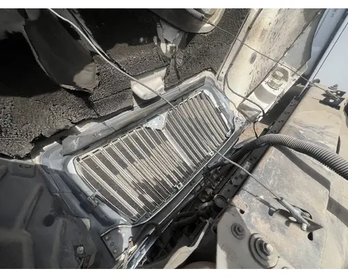 INTERNATIONAL 4300 Hood