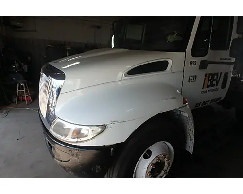 INTERNATIONAL 4300 Hood