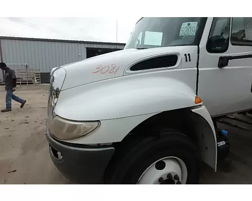 INTERNATIONAL 4300 Hood