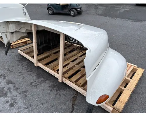 INTERNATIONAL 4300 Hood