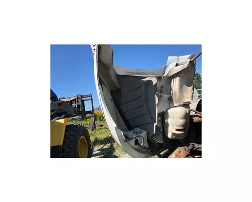 INTERNATIONAL 4300 Hood
