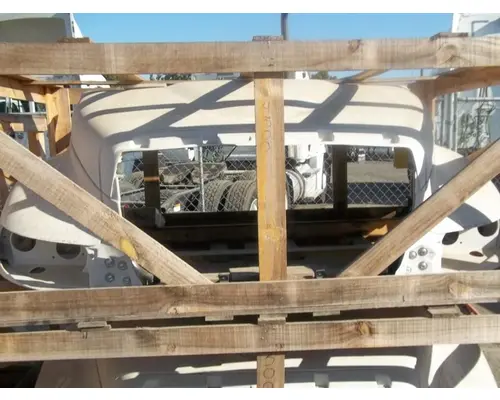 INTERNATIONAL 4300 Hood