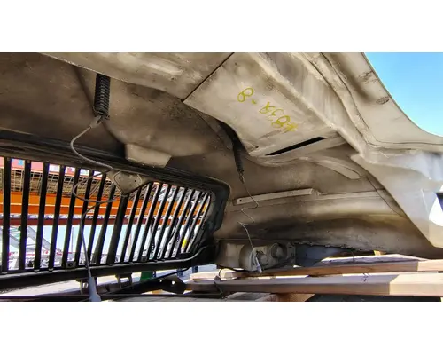 INTERNATIONAL 4300 Hood