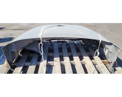 INTERNATIONAL 4300 Hood