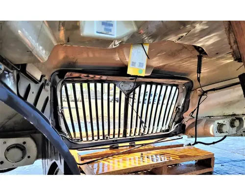 INTERNATIONAL 4300 Hood