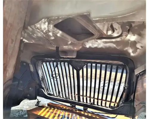 INTERNATIONAL 4300 Hood