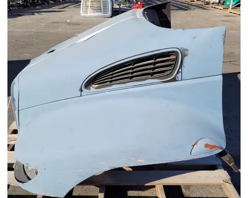 INTERNATIONAL 4300 Hood