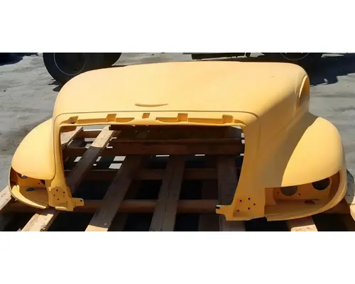 INTERNATIONAL 4300 Hood