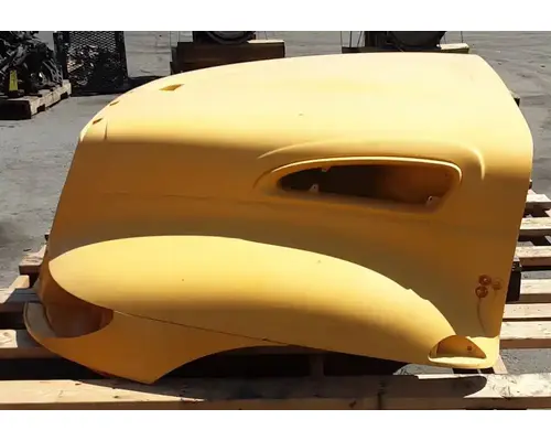 INTERNATIONAL 4300 Hood