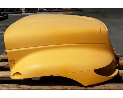 INTERNATIONAL 4300 Hood