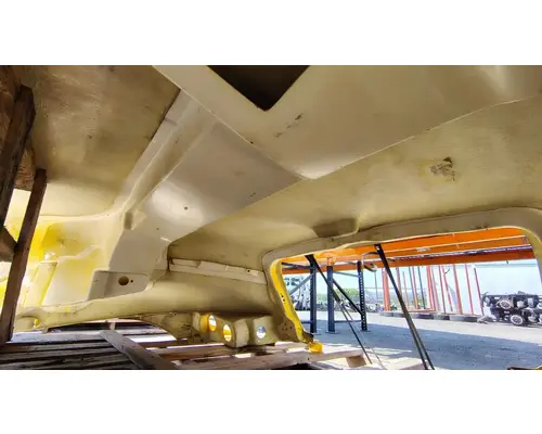 INTERNATIONAL 4300 Hood