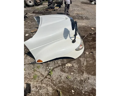 INTERNATIONAL 4300 Hood