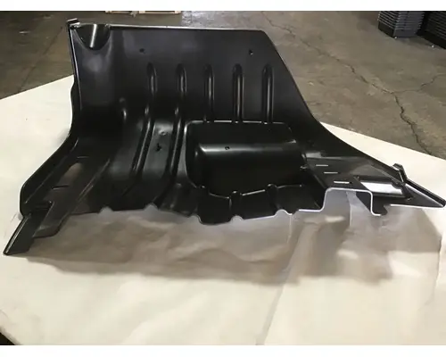 INTERNATIONAL 4300 Inner Fender