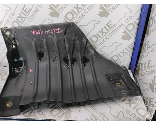 INTERNATIONAL 4300 Inner Fender