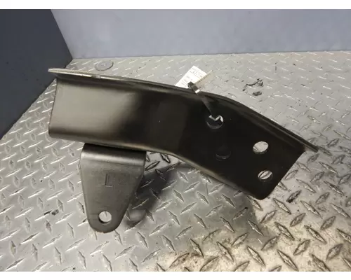 INTERNATIONAL 4300 MOUNTS, CAB