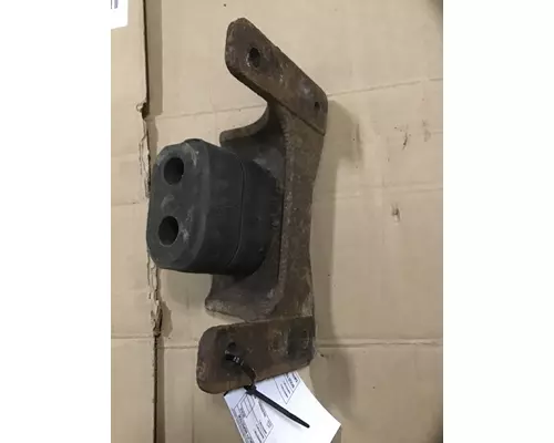 INTERNATIONAL 4300 MOUNTS, ENGINE