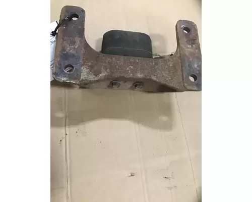 INTERNATIONAL 4300 MOUNTS, ENGINE