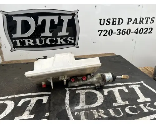 INTERNATIONAL 4300 Power Brake Booster