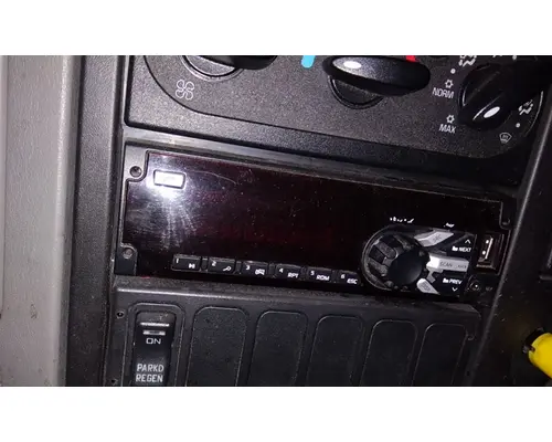 INTERNATIONAL 4300 RADIO AMFMBLUETOOTH