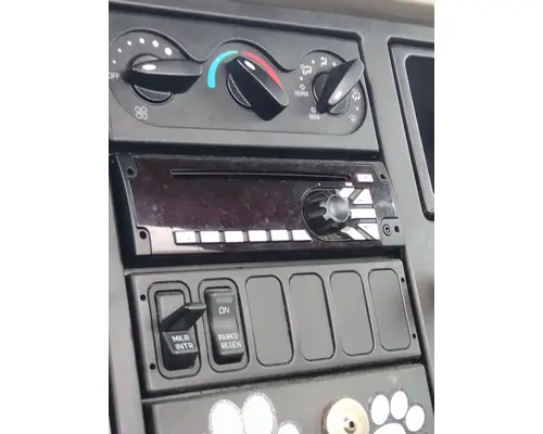 INTERNATIONAL 4300 RADIO AMFMBLUETOOTH