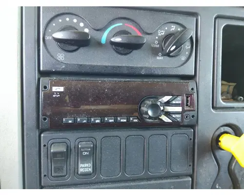 INTERNATIONAL 4300 RADIO AMFMBLUETOOTH