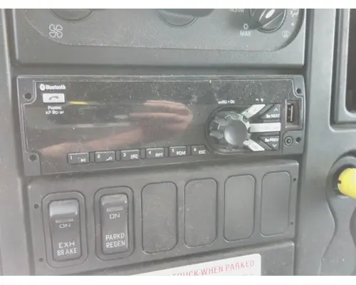 INTERNATIONAL 4300 RADIO AMFMBLUETOOTH