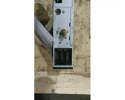 INTERNATIONAL 4300 RADIO AMFMBLUETOOTH
