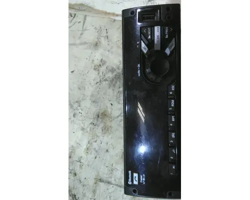 INTERNATIONAL 4300 RADIO AMFMBLUETOOTH