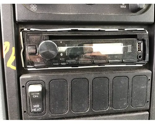 INTERNATIONAL 4300 RADIO AMFMBLUETOOTH