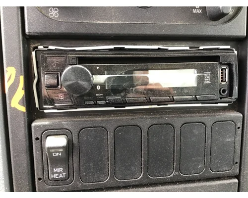 INTERNATIONAL 4300 RADIO AMFMBLUETOOTH