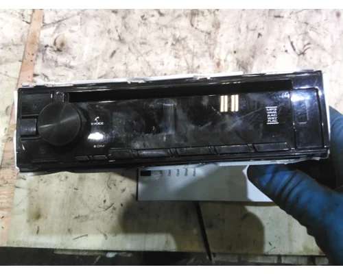 INTERNATIONAL 4300 RADIO AMFMBLUETOOTH