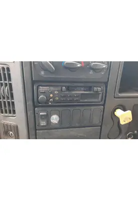 INTERNATIONAL 4300 RADIO AM/FM/CASSETTE