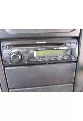 INTERNATIONAL 4300 RADIO AM/FM/CD