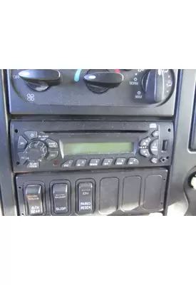 INTERNATIONAL 4300 RADIO AM/FM/CD