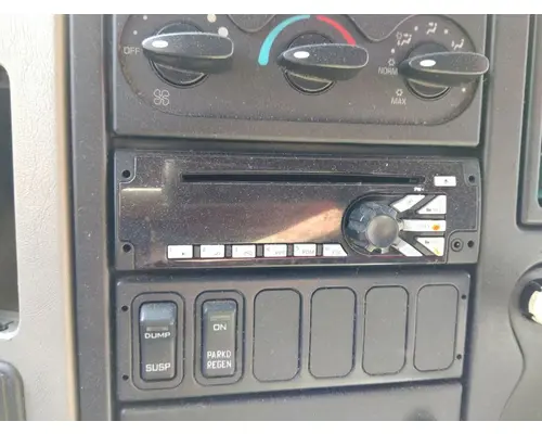INTERNATIONAL 4300 RADIO AMFMCD