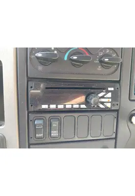 INTERNATIONAL 4300 RADIO AM/FM/CD