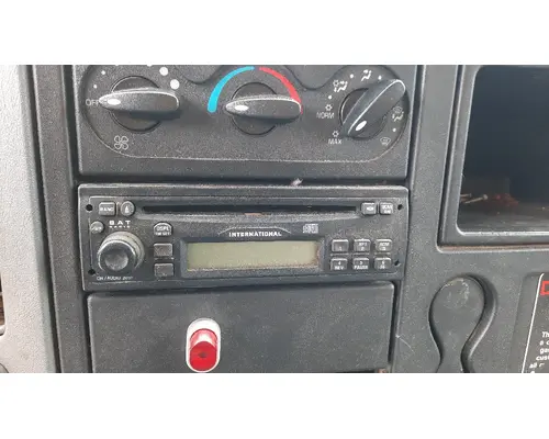 INTERNATIONAL 4300 RADIO AMFMCD