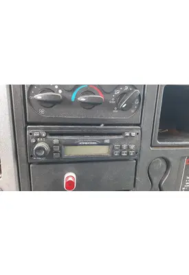 INTERNATIONAL 4300 RADIO AM/FM/CD
