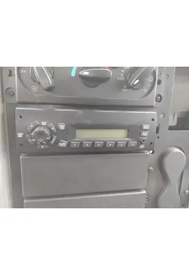 INTERNATIONAL 4300 RADIO AM/FM