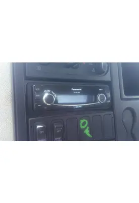 INTERNATIONAL 4300 RADIO AM/FM