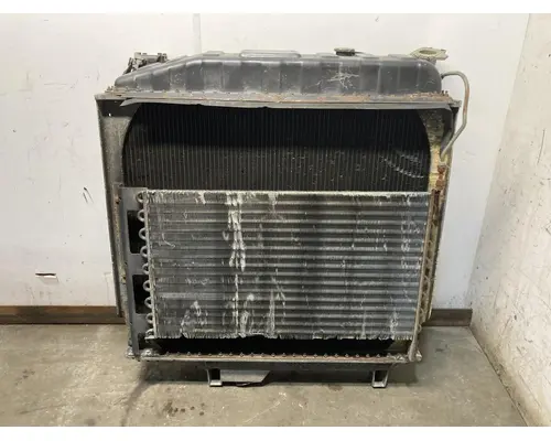 INTERNATIONAL 4300 Radiator