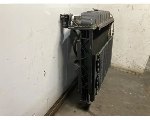 INTERNATIONAL 4300 Radiator