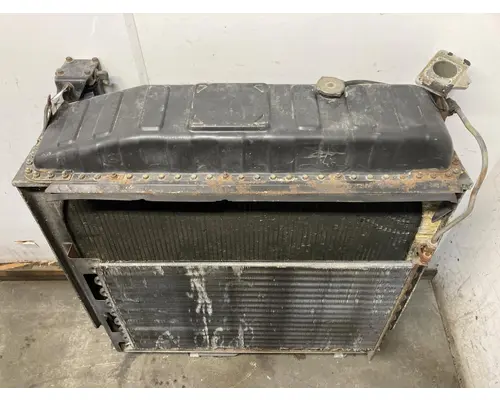INTERNATIONAL 4300 Radiator