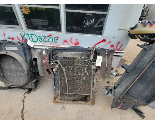 INTERNATIONAL 4300 Radiator