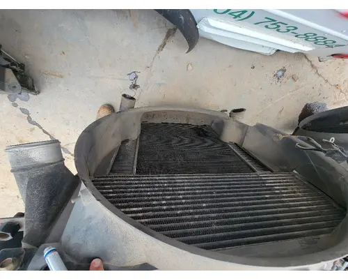 INTERNATIONAL 4300 Radiator