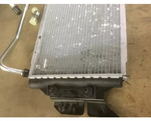 INTERNATIONAL 4300 Radiator